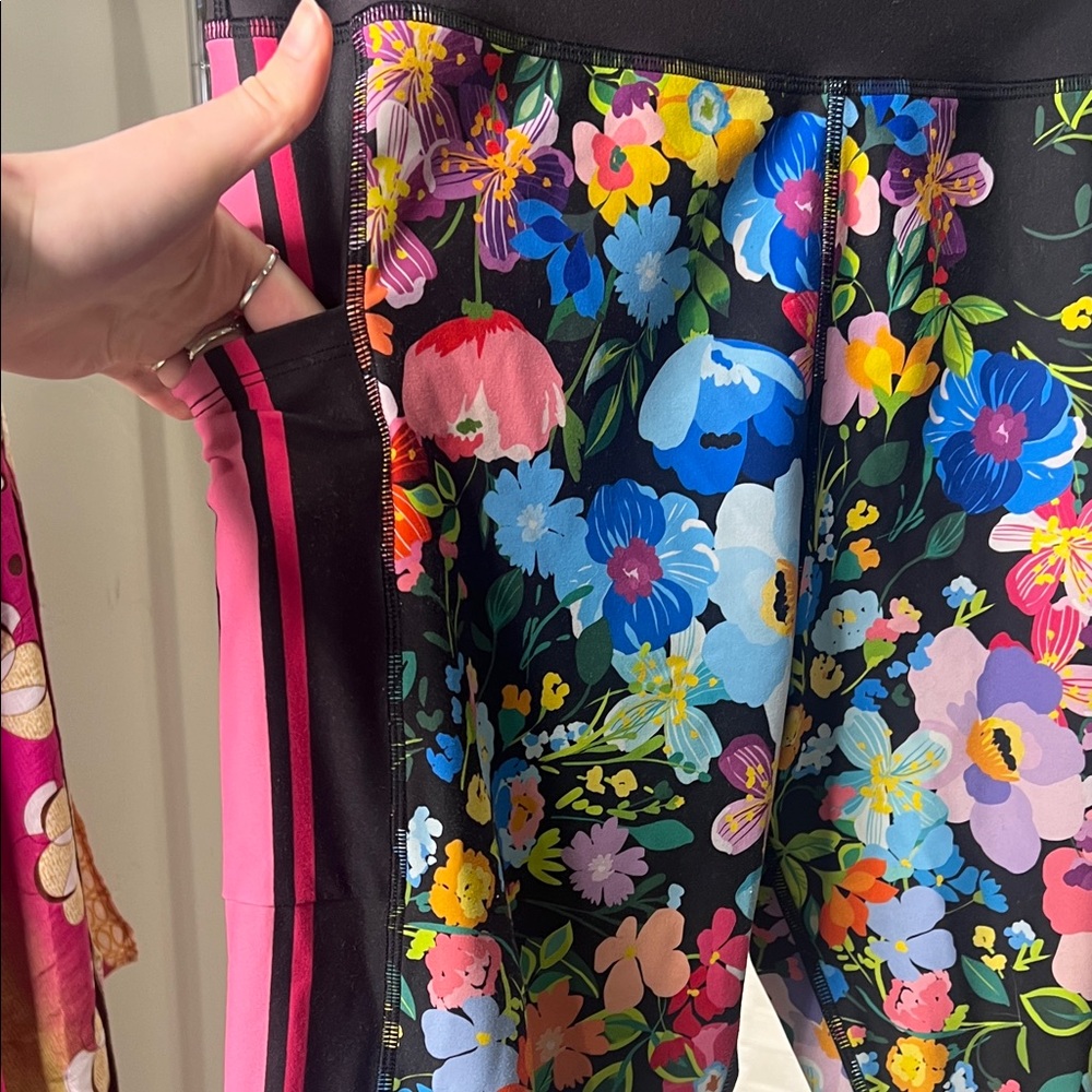 Johnny Was Multicolor Floral womans Leggings XL - Picture 6 of 9